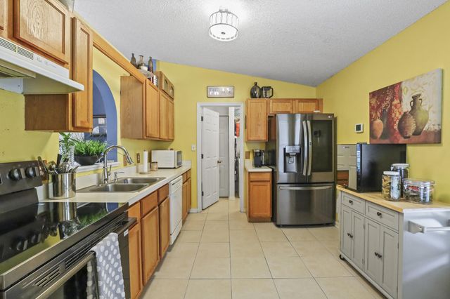 2631 SW 12th Sq Square SW, Vero Beach, FL 32968