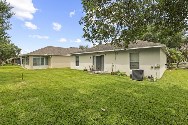 2631 SW 12th Sq Square SW, Vero Beach, FL 32968