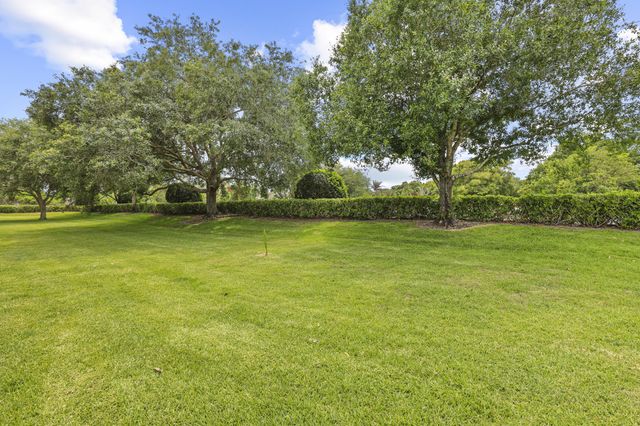 2631 SW 12th Sq Square SW, Vero Beach, FL 32968