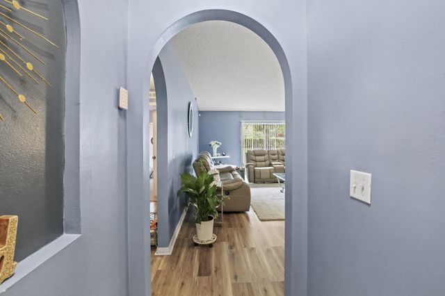 2631 SW 12th Sq Square SW, Vero Beach, FL 32968
