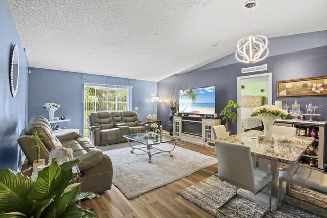 2631 SW 12th Sq Square SW, Vero Beach, FL 32968