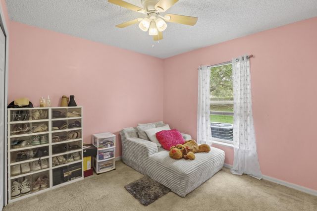 2631 SW 12th Sq Square SW, Vero Beach, FL 32968