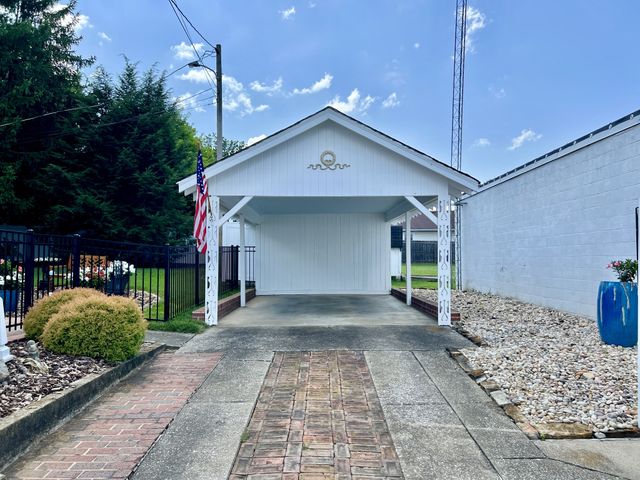 210 S College St, Franklin, KY 42134