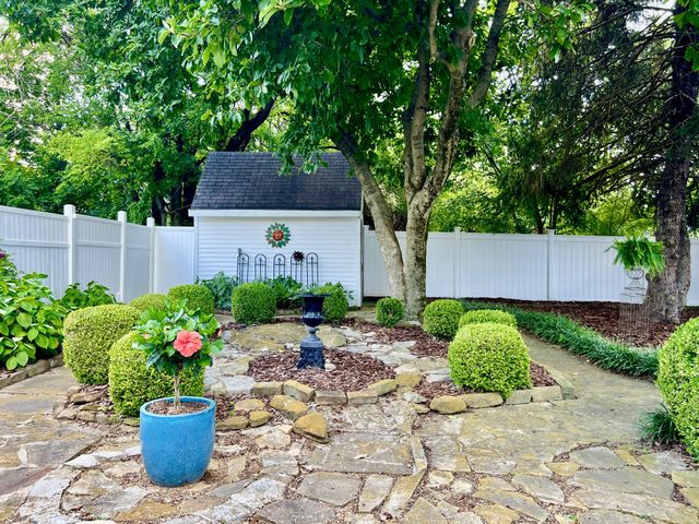 210 S College St, Franklin, KY 42134