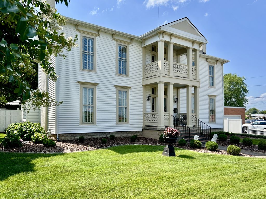 210 S College St, Franklin, KY 42134