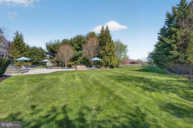 106 ASHLEY CT, Moorestown, NJ 08057