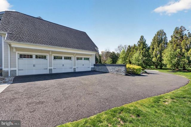 106 ASHLEY CT, Moorestown, NJ 08057