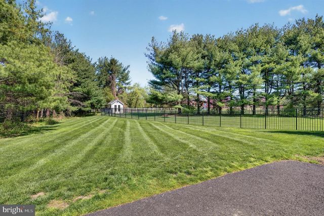 106 ASHLEY CT, Moorestown, NJ 08057