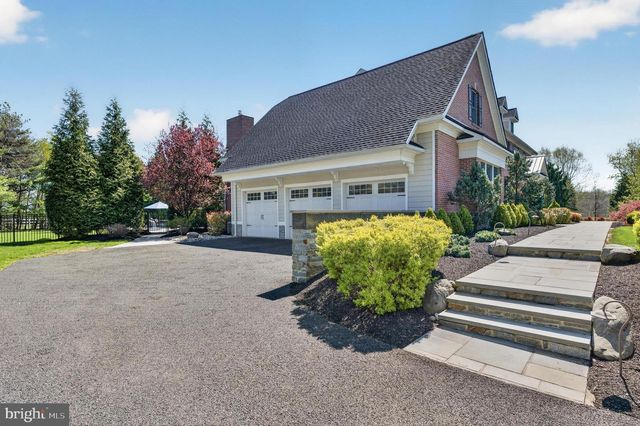 106 ASHLEY CT, Moorestown, NJ 08057