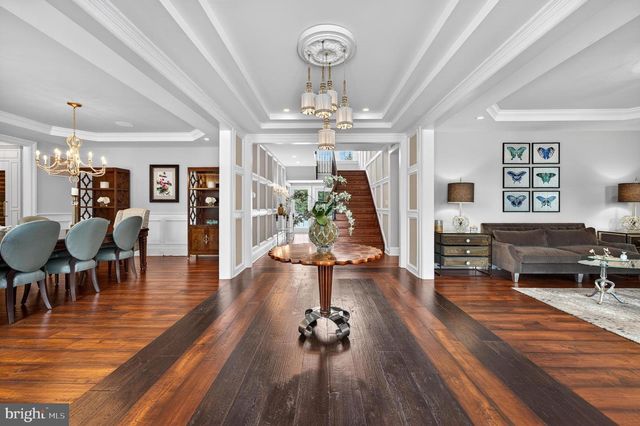 106 ASHLEY CT, Moorestown, NJ 08057