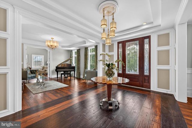 106 ASHLEY CT, Moorestown, NJ 08057