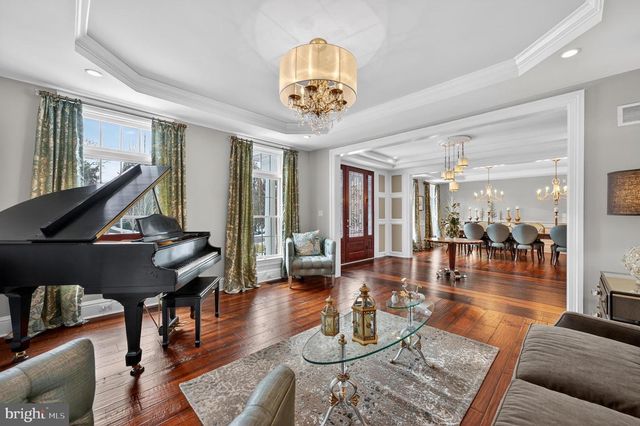 106 ASHLEY CT, Moorestown, NJ 08057