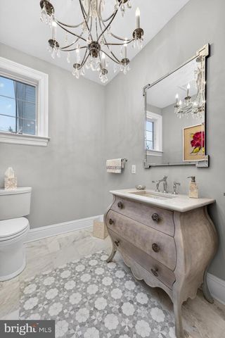 106 ASHLEY CT, Moorestown, NJ 08057