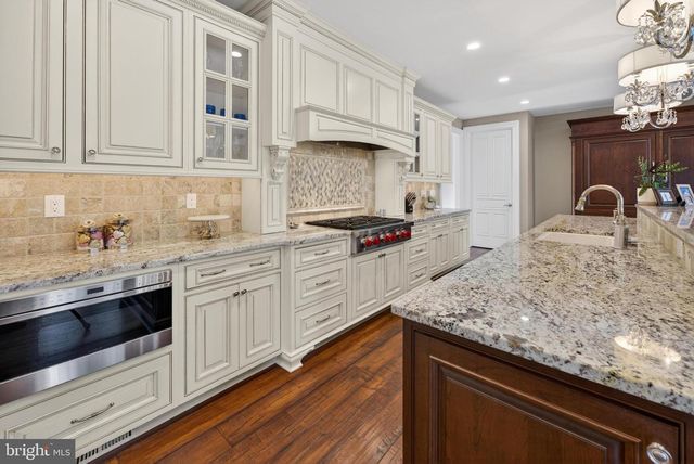 106 ASHLEY CT, Moorestown, NJ 08057