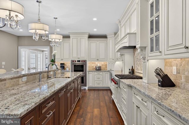 106 ASHLEY CT, Moorestown, NJ 08057