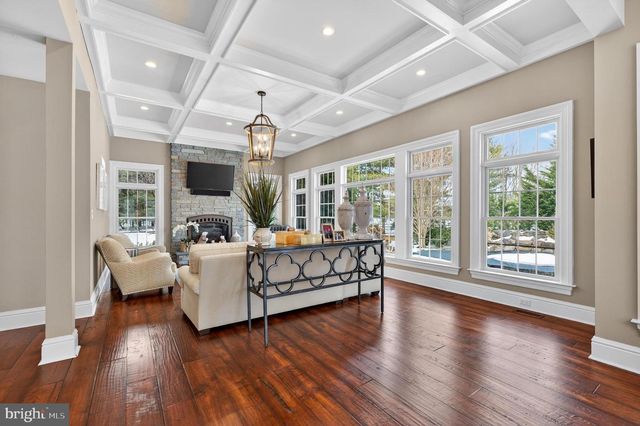 106 ASHLEY CT, Moorestown, NJ 08057