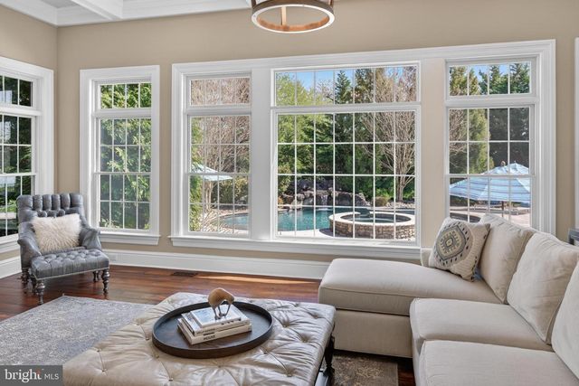 106 ASHLEY CT, Moorestown, NJ 08057