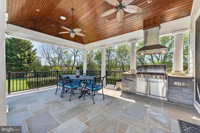 106 ASHLEY CT, Moorestown, NJ 08057