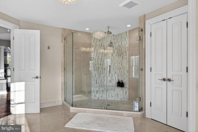 106 ASHLEY CT, Moorestown, NJ 08057