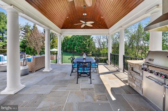 106 ASHLEY CT, Moorestown, NJ 08057