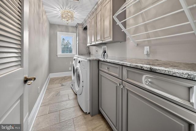 106 ASHLEY CT, Moorestown, NJ 08057