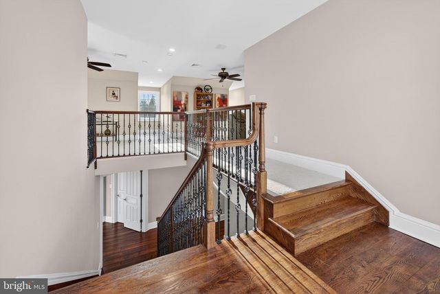 106 ASHLEY CT, Moorestown, NJ 08057