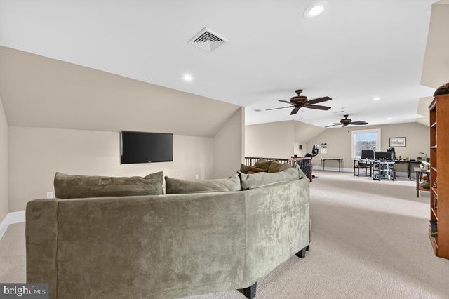 106 ASHLEY CT, Moorestown, NJ 08057