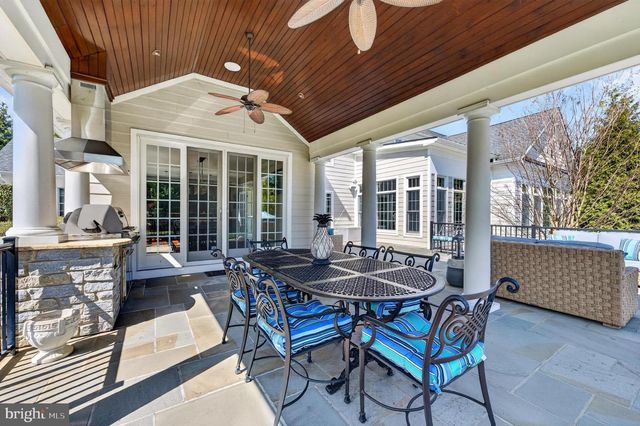 106 ASHLEY CT, Moorestown, NJ 08057