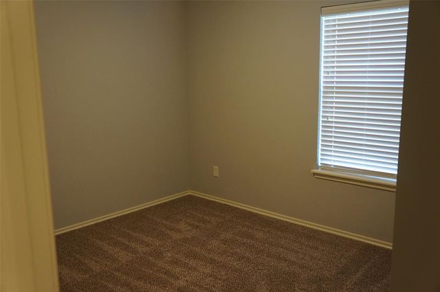 3325 Eaglerock Lane, Norman, OK 73069