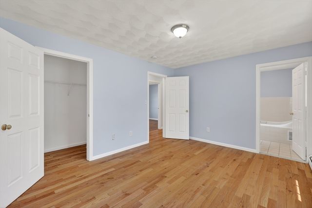 3 Oak Leaf Cir, Worcester, MA 01603