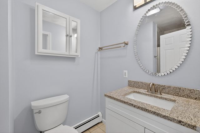 3 Oak Leaf Cir, Worcester, MA 01603