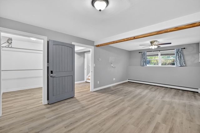 3 Oak Leaf Cir, Worcester, MA 01603