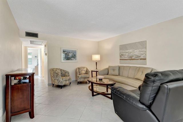 477 Durham P 477, Deerfield Beach, FL 33442
