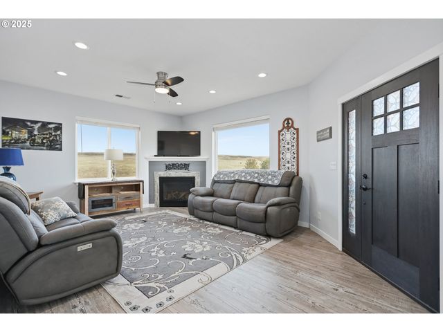 1275 WRIGHT Rd, Arlington, OR 97812