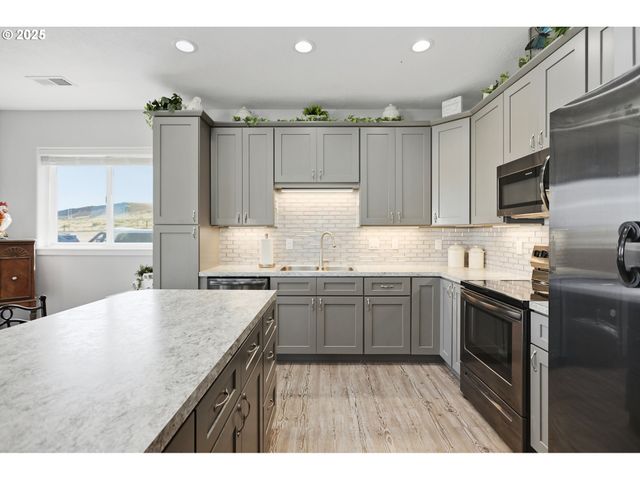 1275 WRIGHT Rd, Arlington, OR 97812