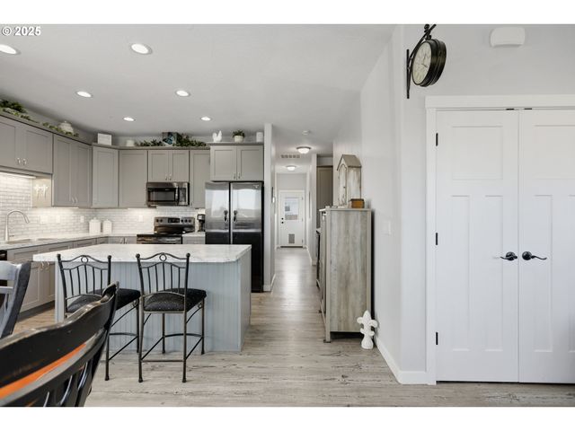 1275 WRIGHT Rd, Arlington, OR 97812