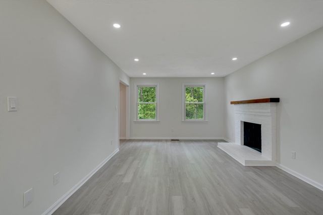 30 A St, Framingham, MA 01701