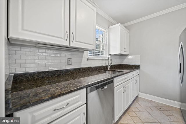 2362 HUNTERS SQUARE CT, Reston, VA 20191