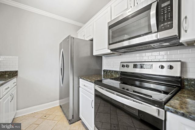 2362 HUNTERS SQUARE CT, Reston, VA 20191