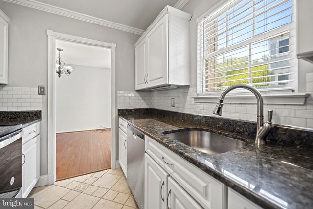 2362 HUNTERS SQUARE CT, Reston, VA 20191