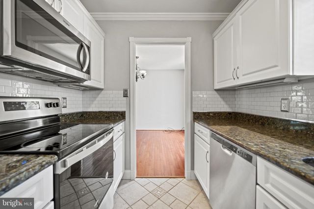 2362 HUNTERS SQUARE CT, Reston, VA 20191