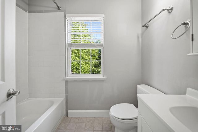 2362 HUNTERS SQUARE CT, Reston, VA 20191