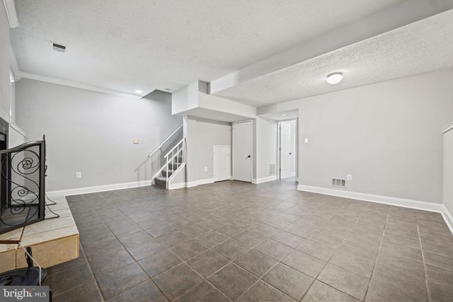 2362 HUNTERS SQUARE CT, Reston, VA 20191