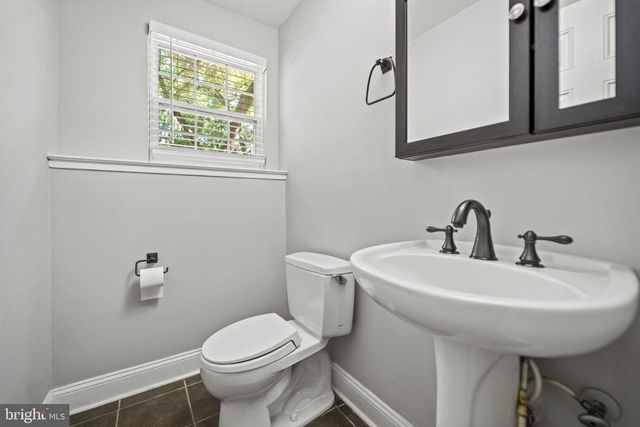 2362 HUNTERS SQUARE CT, Reston, VA 20191