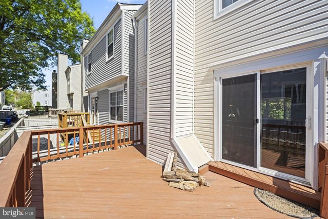 2362 HUNTERS SQUARE CT, Reston, VA 20191