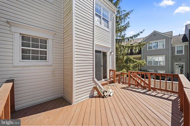 2362 HUNTERS SQUARE CT, Reston, VA 20191