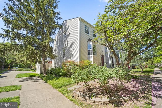 2362 HUNTERS SQUARE CT, Reston, VA 20191