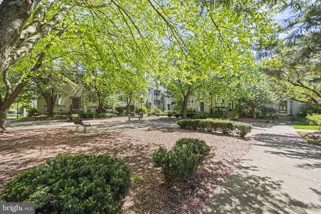 2362 HUNTERS SQUARE CT, Reston, VA 20191