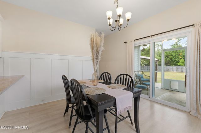 318 Long Pond Drive, Sneads Ferry, NC 28460