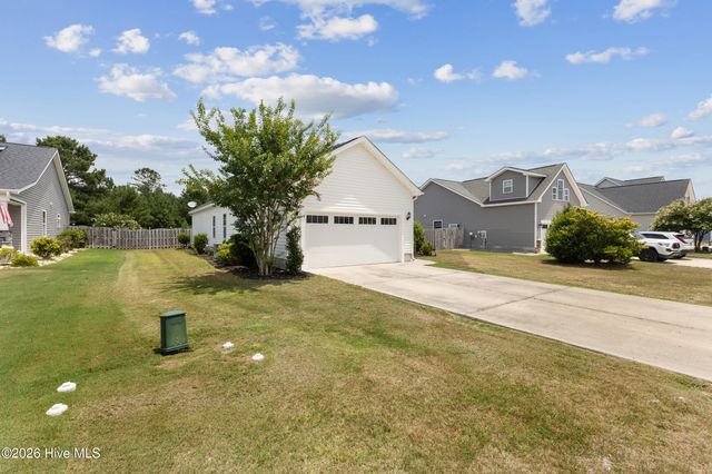 318 Long Pond Drive, Sneads Ferry, NC 28460